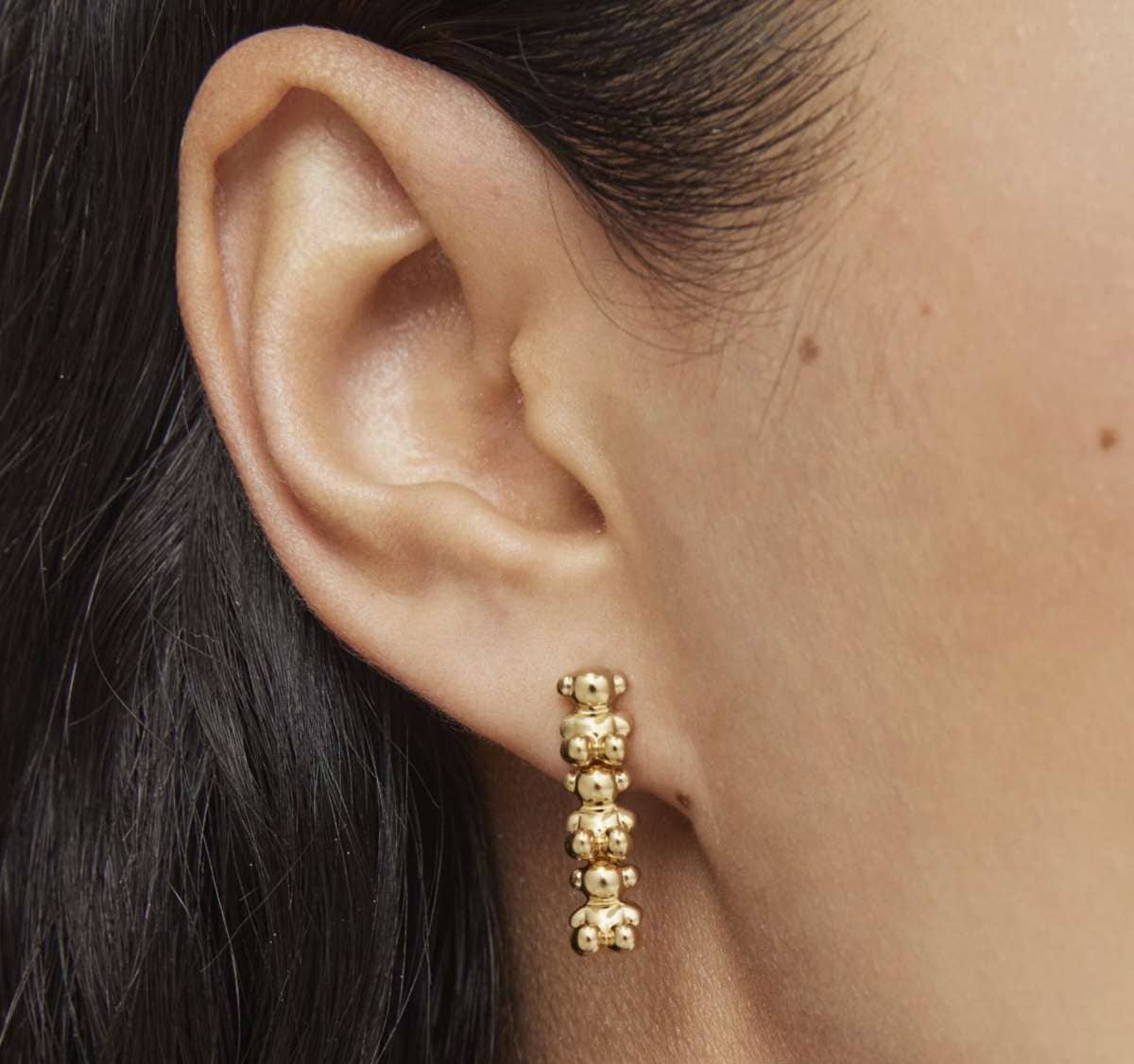 Pendientes largos con baño de oro 18 kt sobre plata motivos oso Bold Bear de TOUS