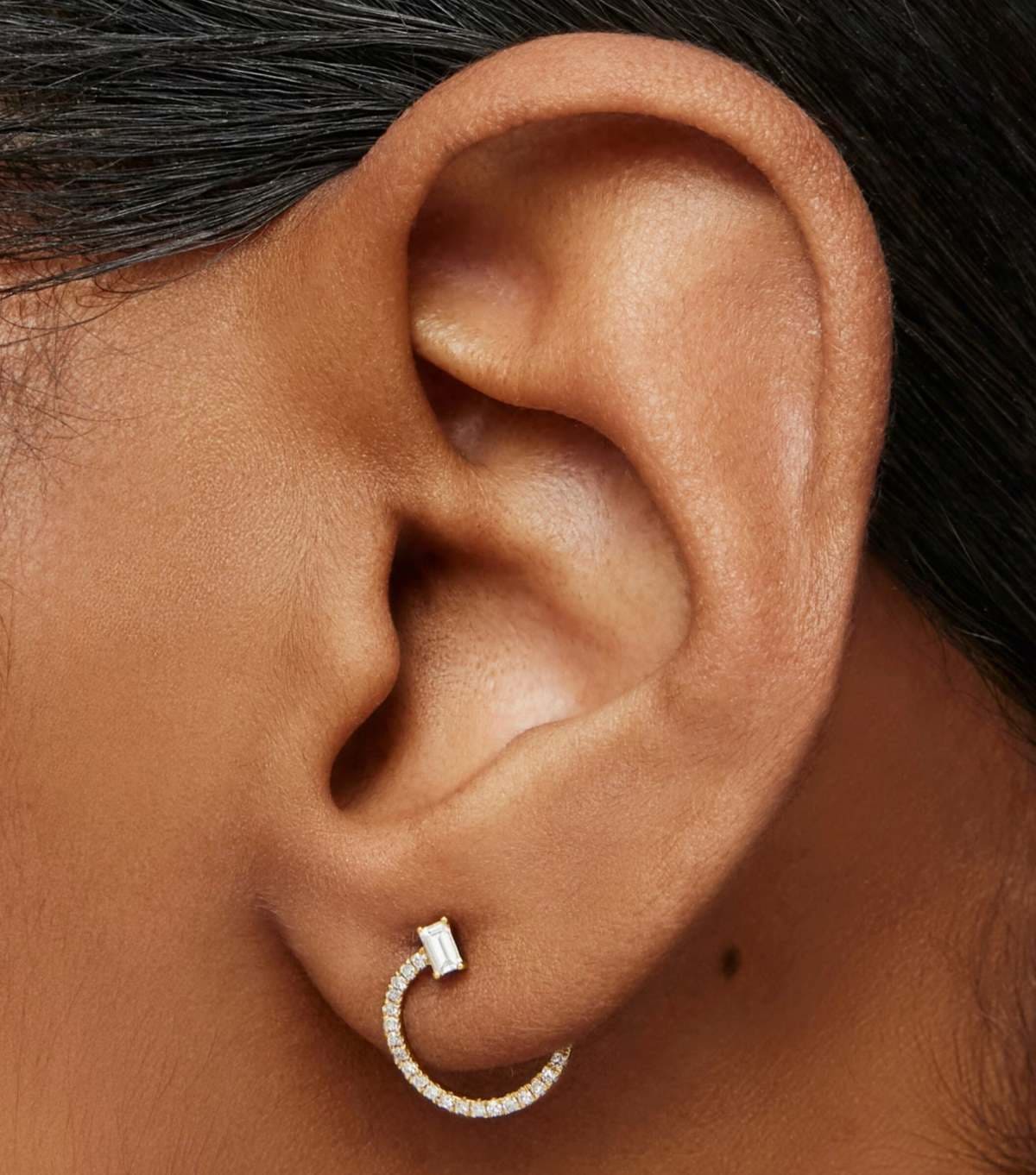 Pendientes medio círculo de oro y diamantes Les Classiques de TOUS