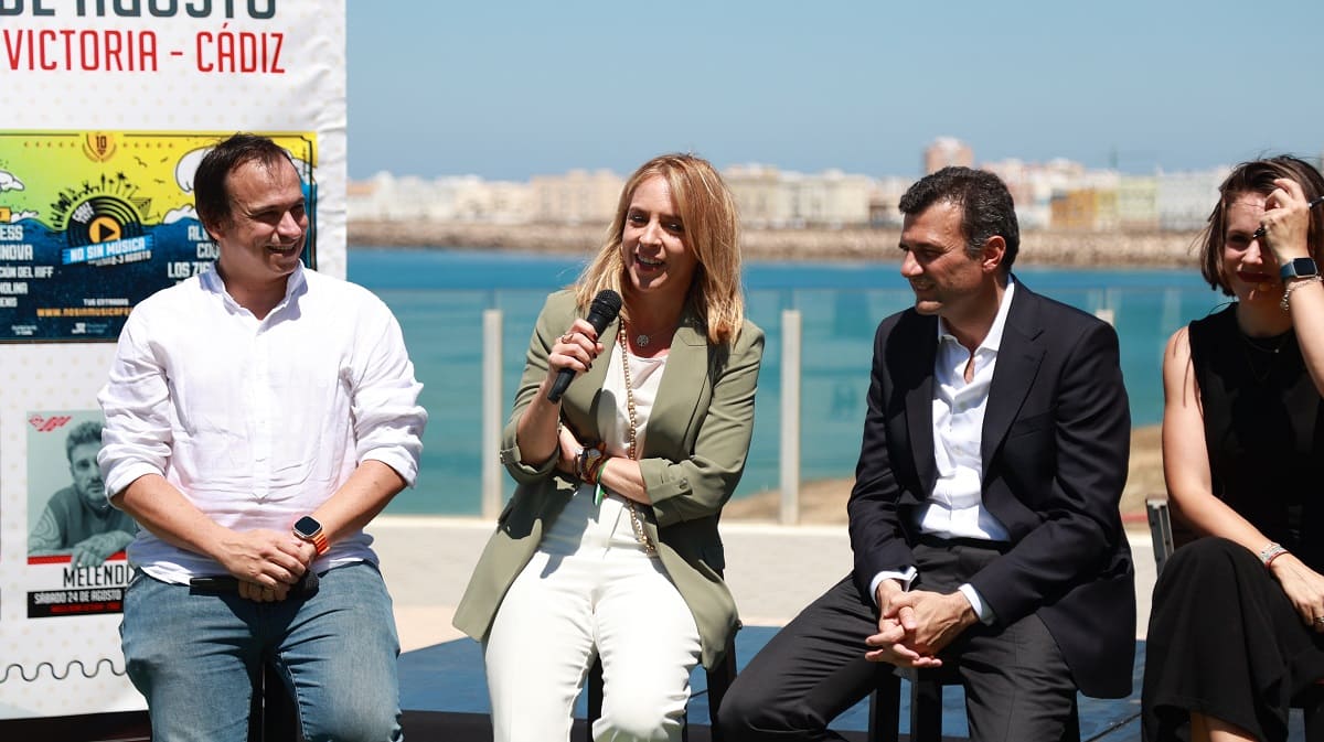 La presidenta de la Diputación, Almudena Martínez, intervino en el acto