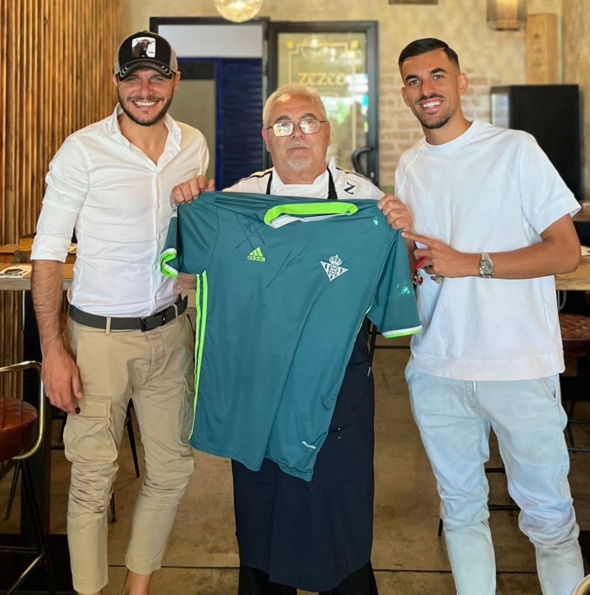 Joaquín y Dani Ceballos en el restaurante Zezeo Neotaberna | Instagram