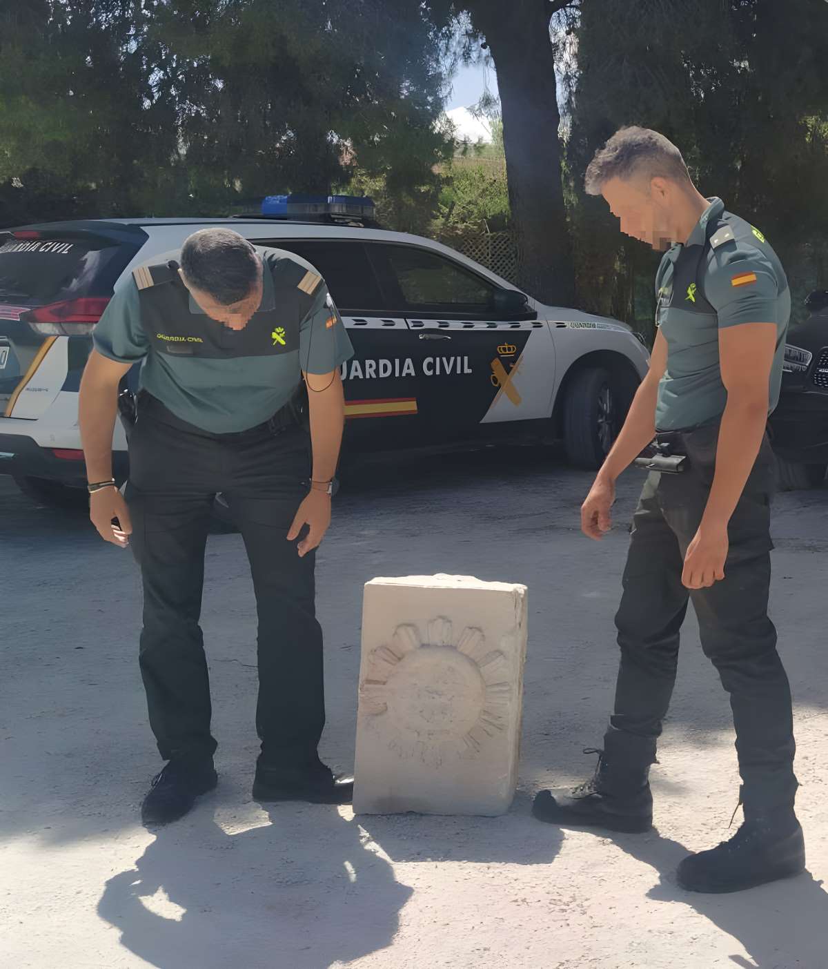 Sillar tallado recuperado por la Guardia Civil