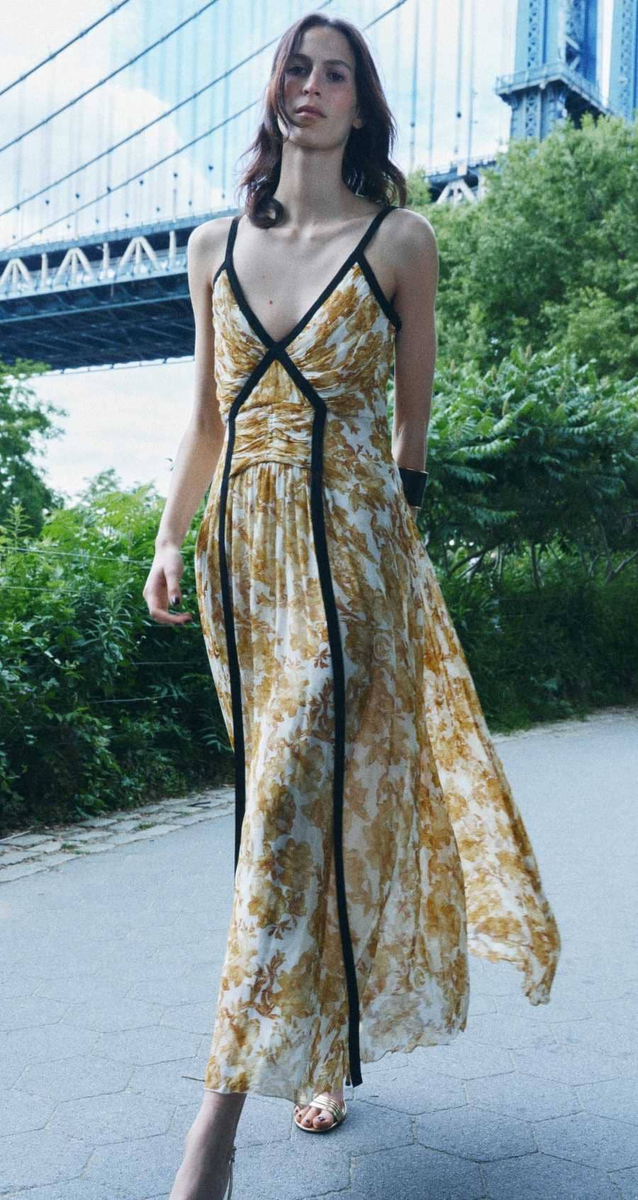 Vestido estampado cintas zw collection de Zara