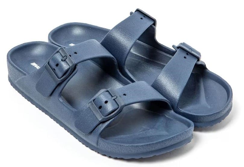 Chanclas de playa con hebillas