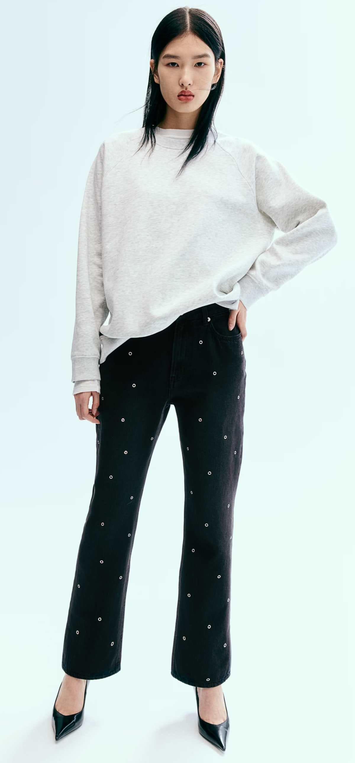 Vaquero recto con ojales decorativos de H&M