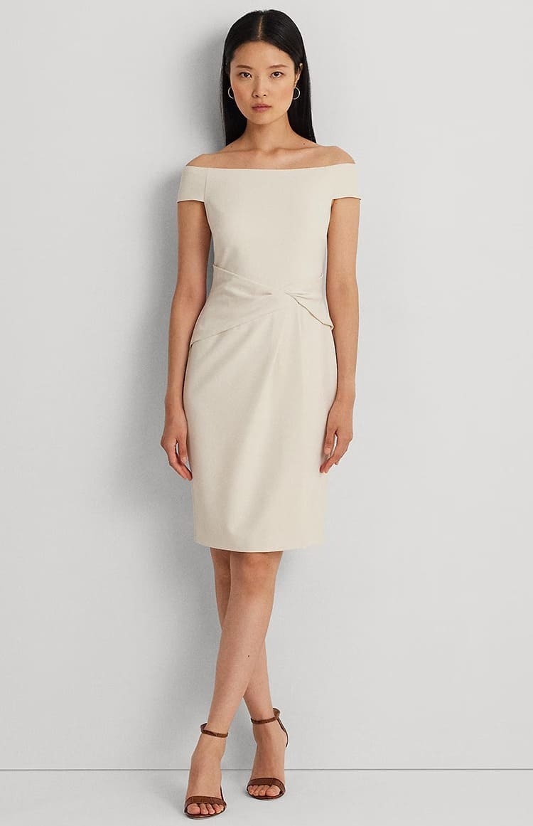 El vestido de cóctel crepé drapeado color crudo de Ralph Lauren en El Corte Inglés