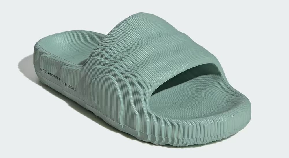 Las características chanclas Adilette 22 de Adidas