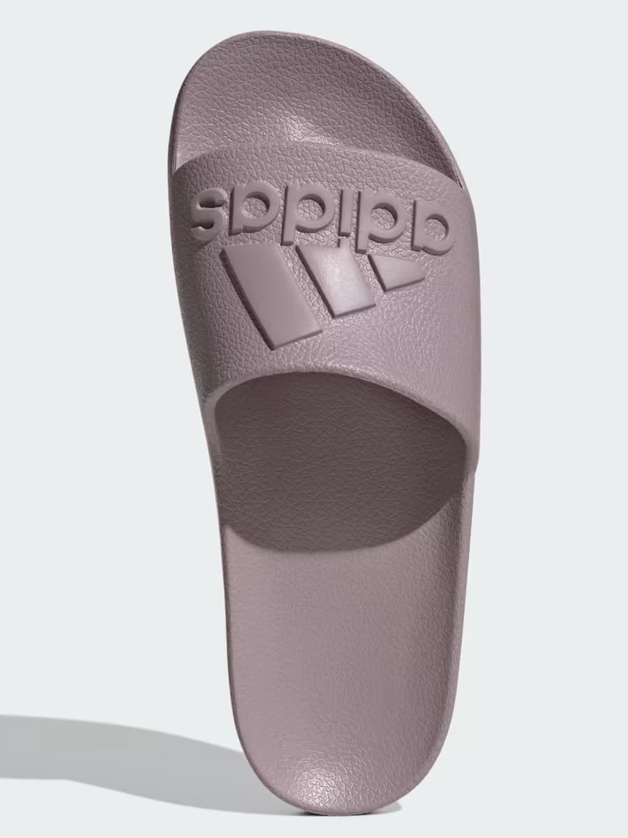 Las chanclas Adilette Aqua en 20 colores de Adidas