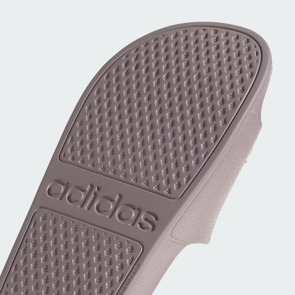 Las chanclas Adilette Aqua en 20 colores de Adidas