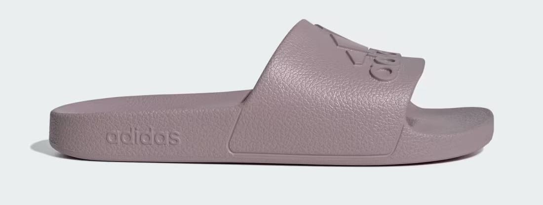 Las chanclas Adilette Aqua en 20 colores de Adidas