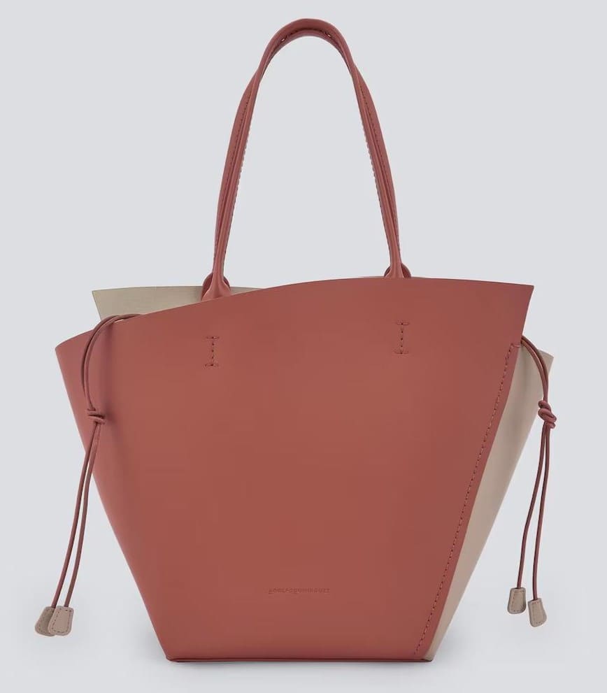 Bolso tipo capazo asimétrico en piel responsable