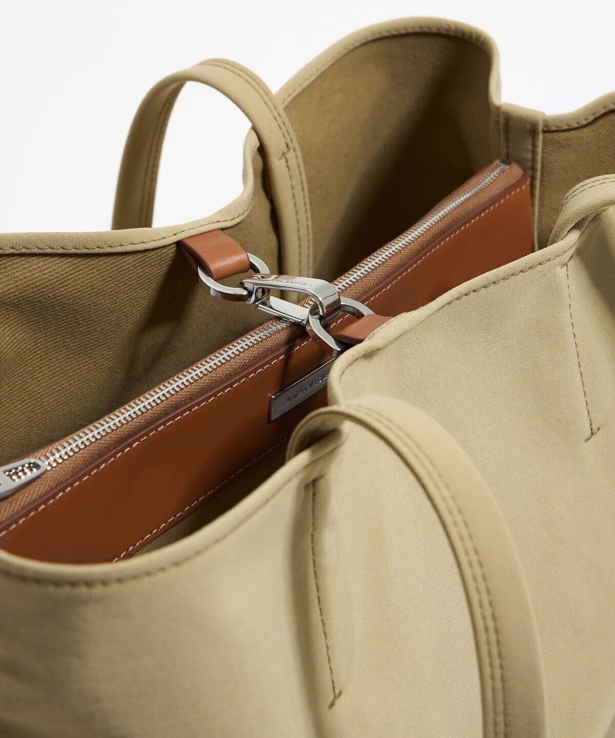 El bolso shopper chihuahua grande gabardina natural de Bimba y Lola