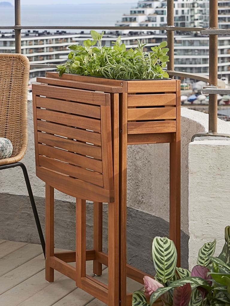 La mesa plegable VANDREFALK de madera dura de Jysk