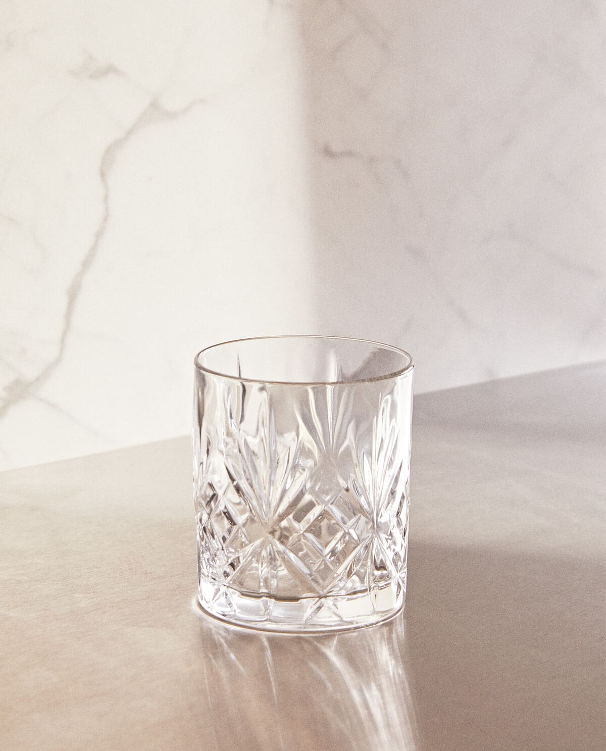 Vaso de cristal con relieve