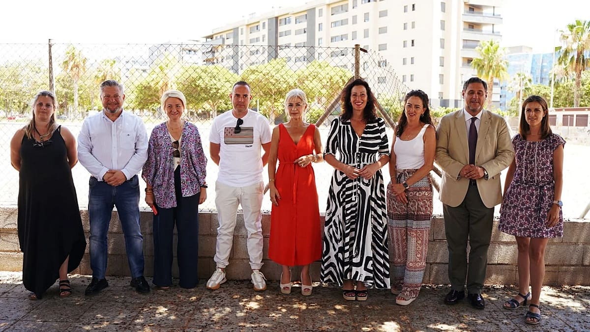 Foto de familia de los representantes políticos