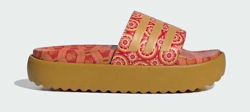 Las chanclas Adilette Platform de diseño tropical de Adidas