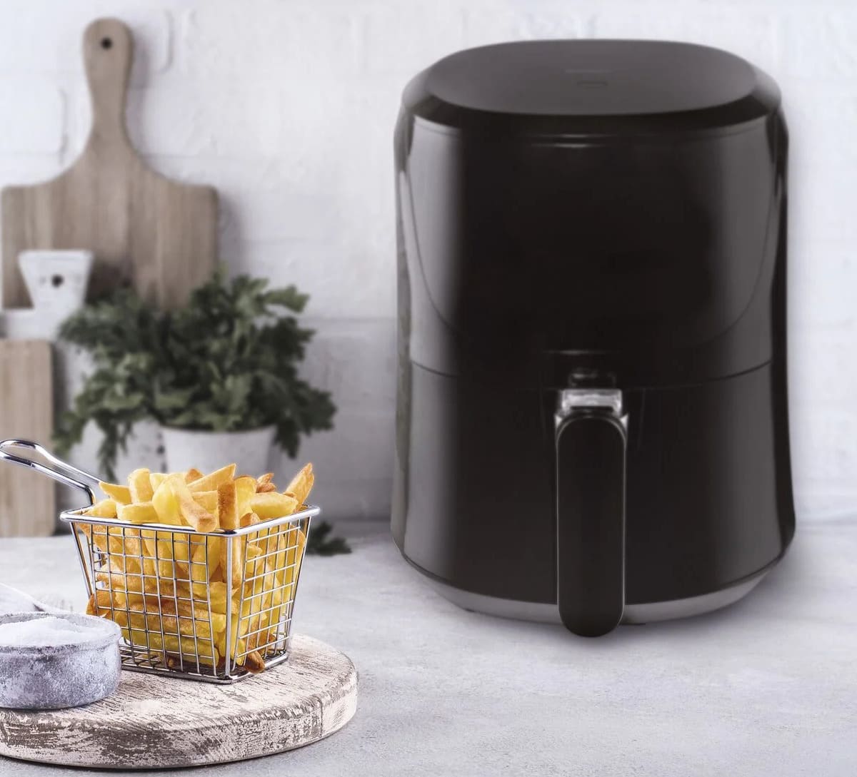 La freidora de aire digital con 1400 W y 2,2 litros de Lidl