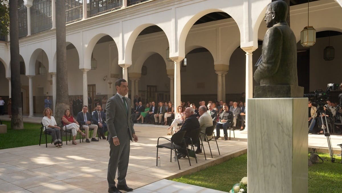 Juanma Moreno ha reclamado un compromiso de todos con Andalucía
