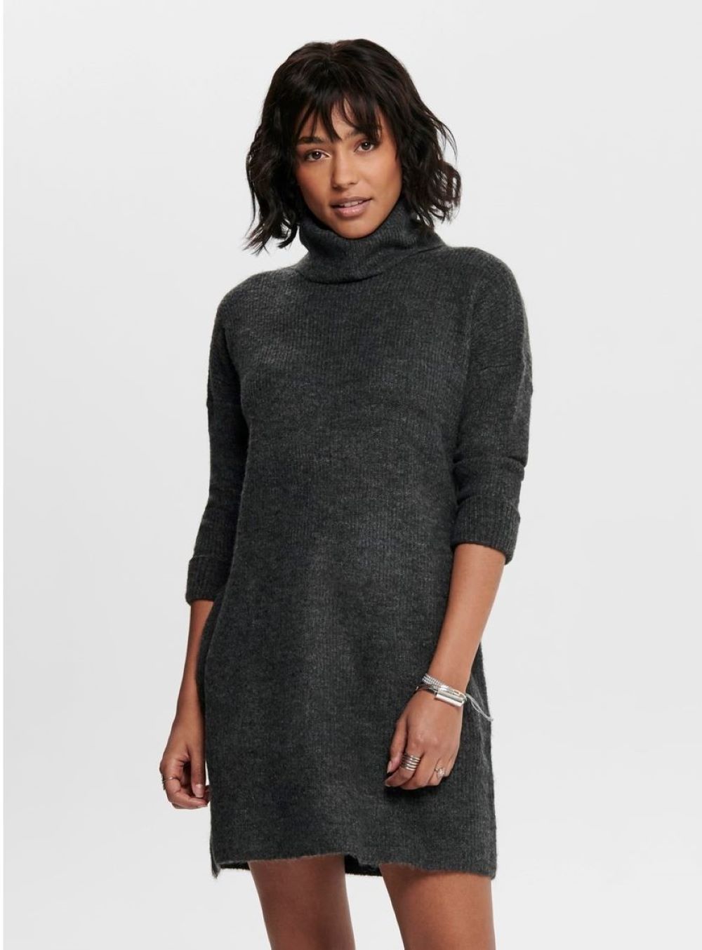 Vestido corto estilo jersey cuello alto de la marca Only en Carrefour