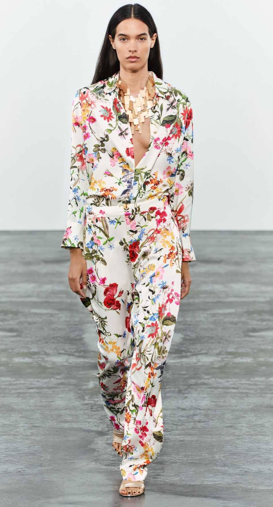 Conjunto camisa y pantalón estampado zw collection de Zara