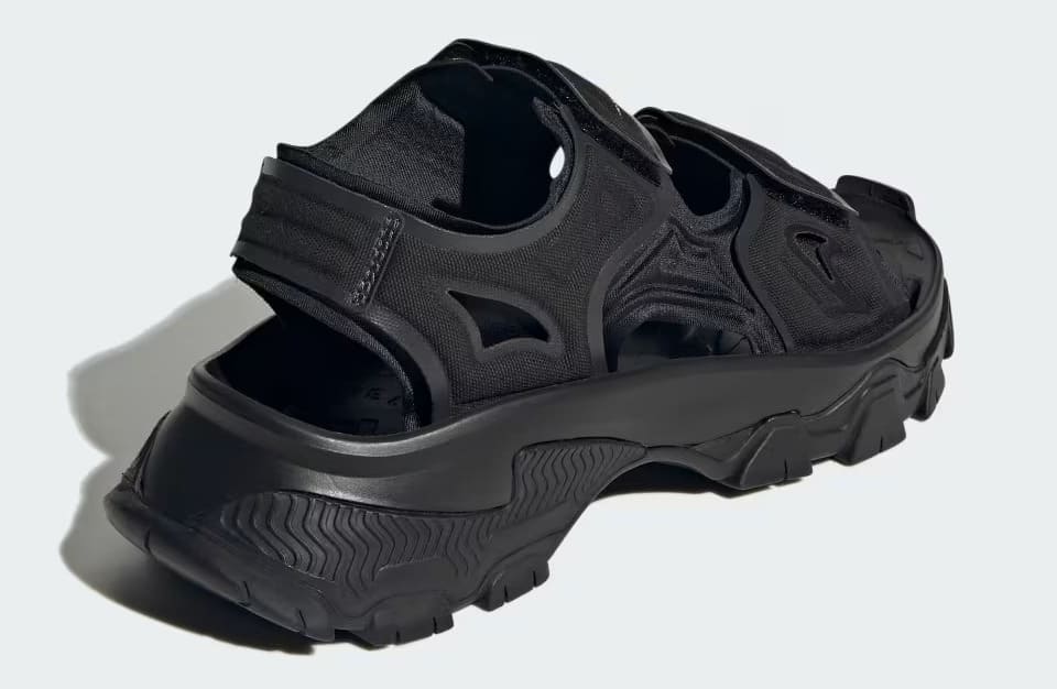 Las sandalias Adidas by Stella McCartney Hika Outdoor