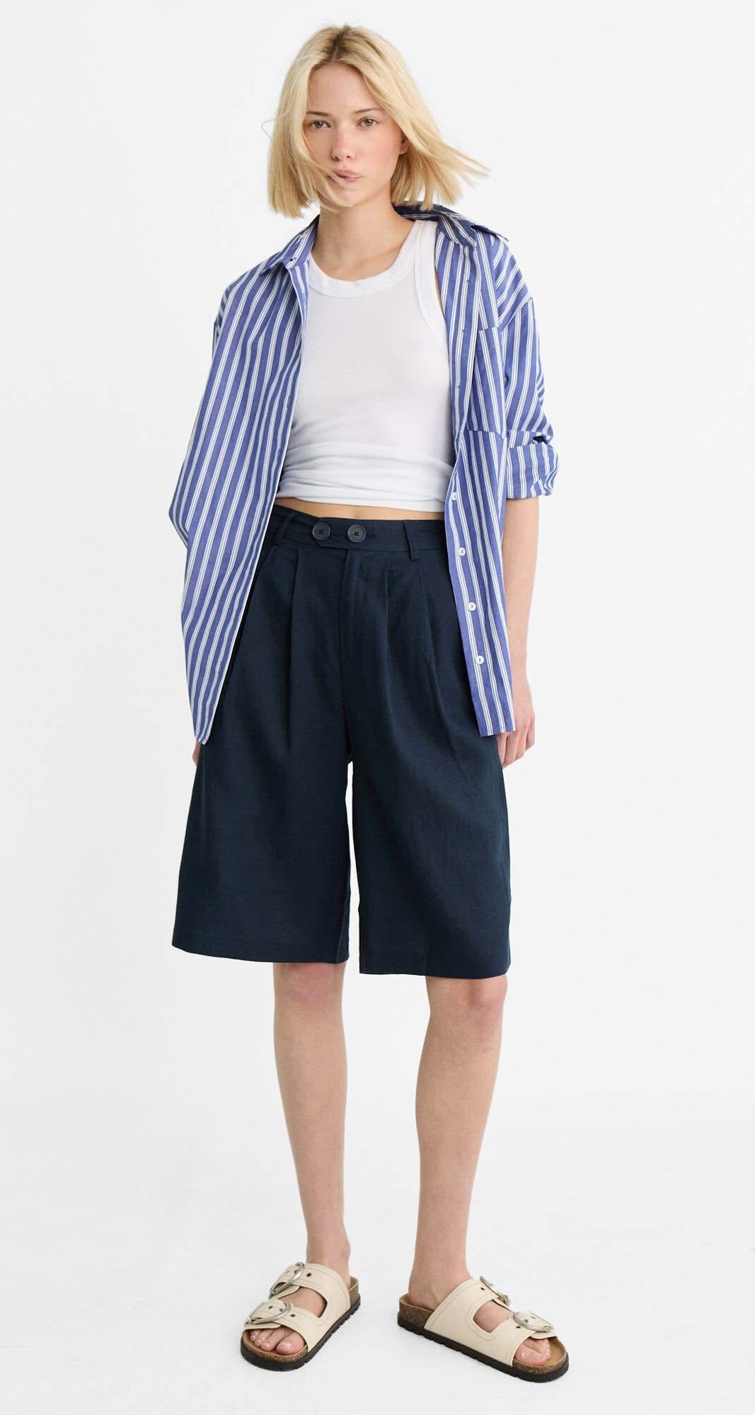 Bermuda con lino pliegues de Stradivarius