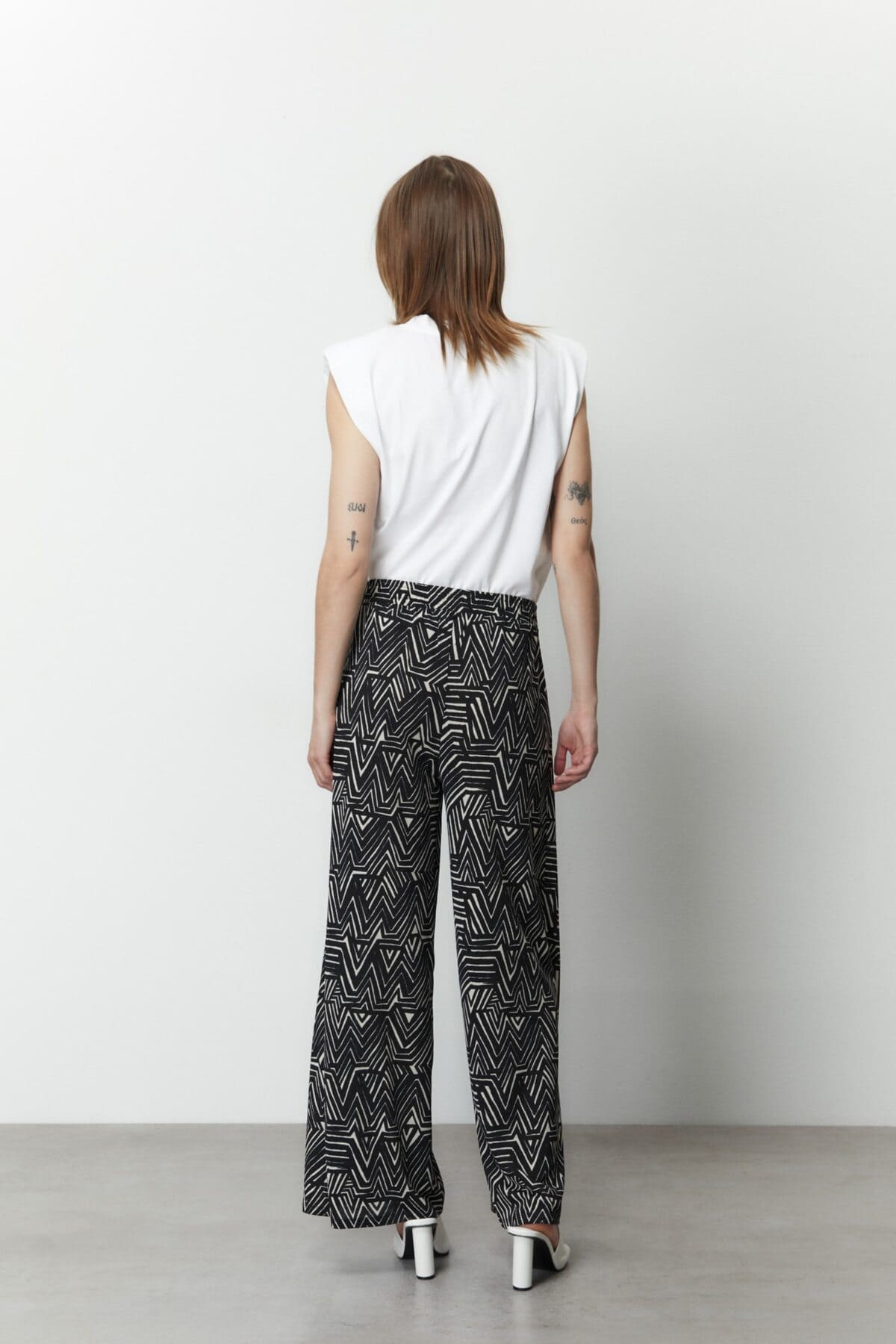 Los pantalones tipo pareo con textura de Sfera