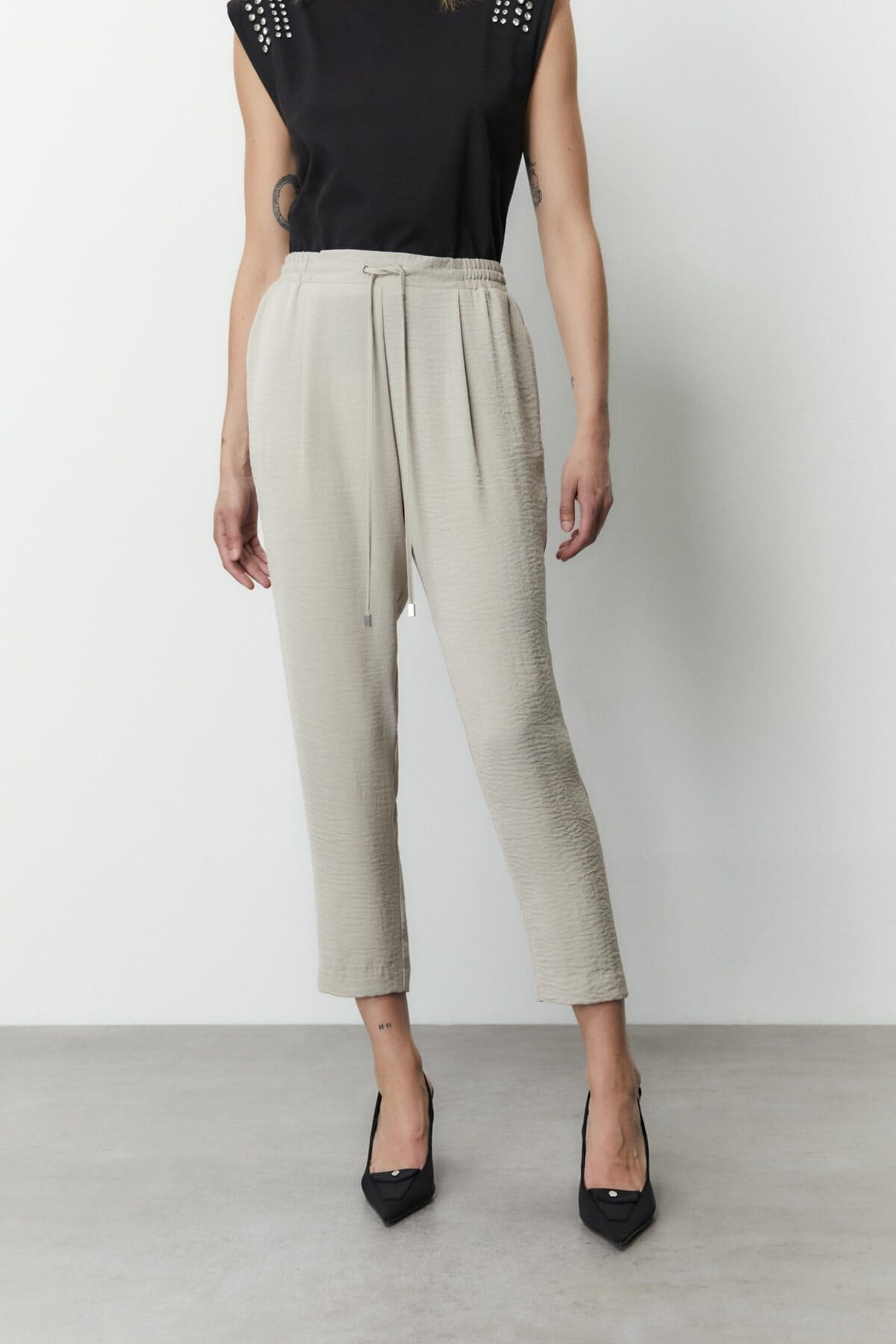 Los pantalones fluidos estructura de Sfera