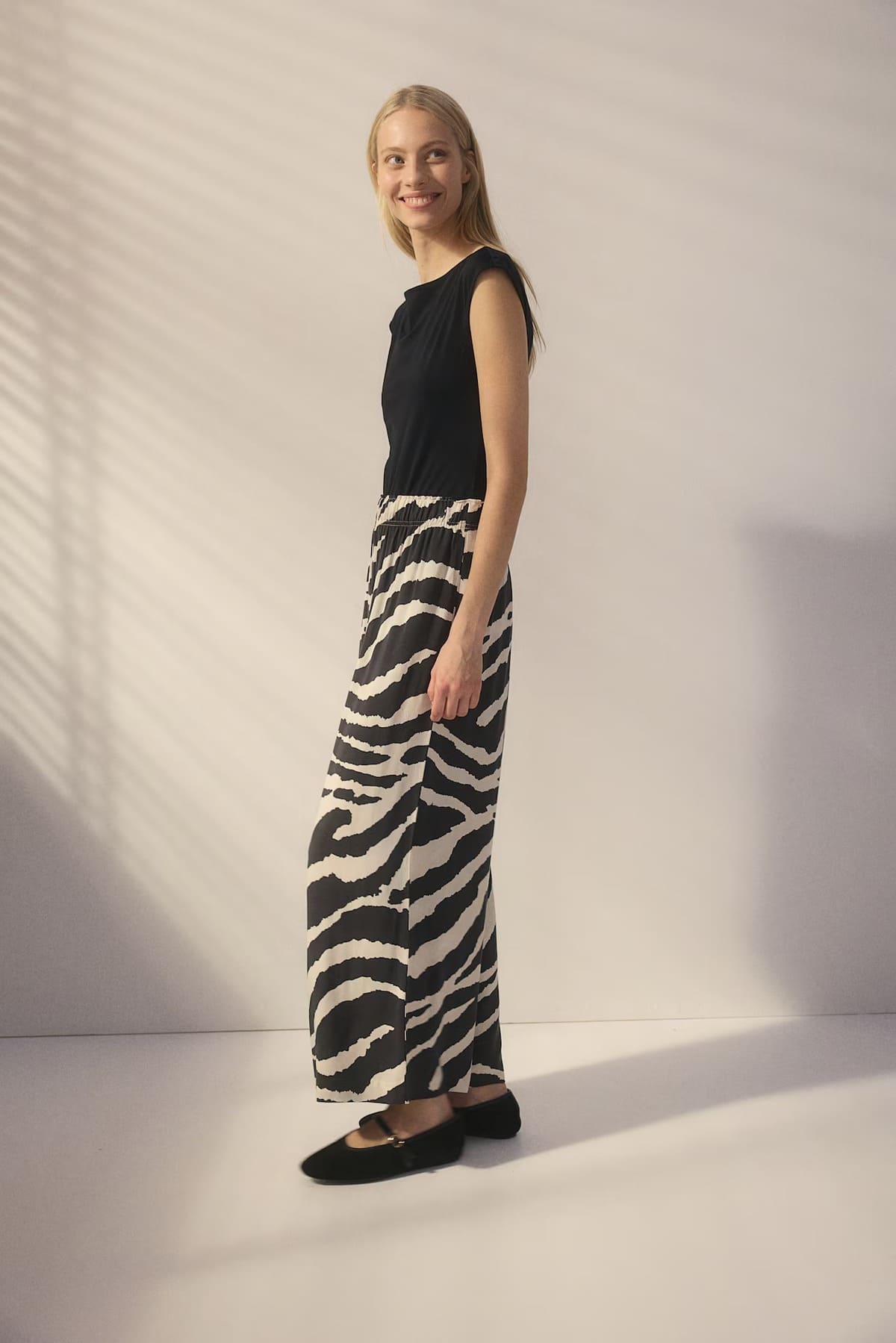 El pantalón tobillero sin cierre 'animal print' de H&M