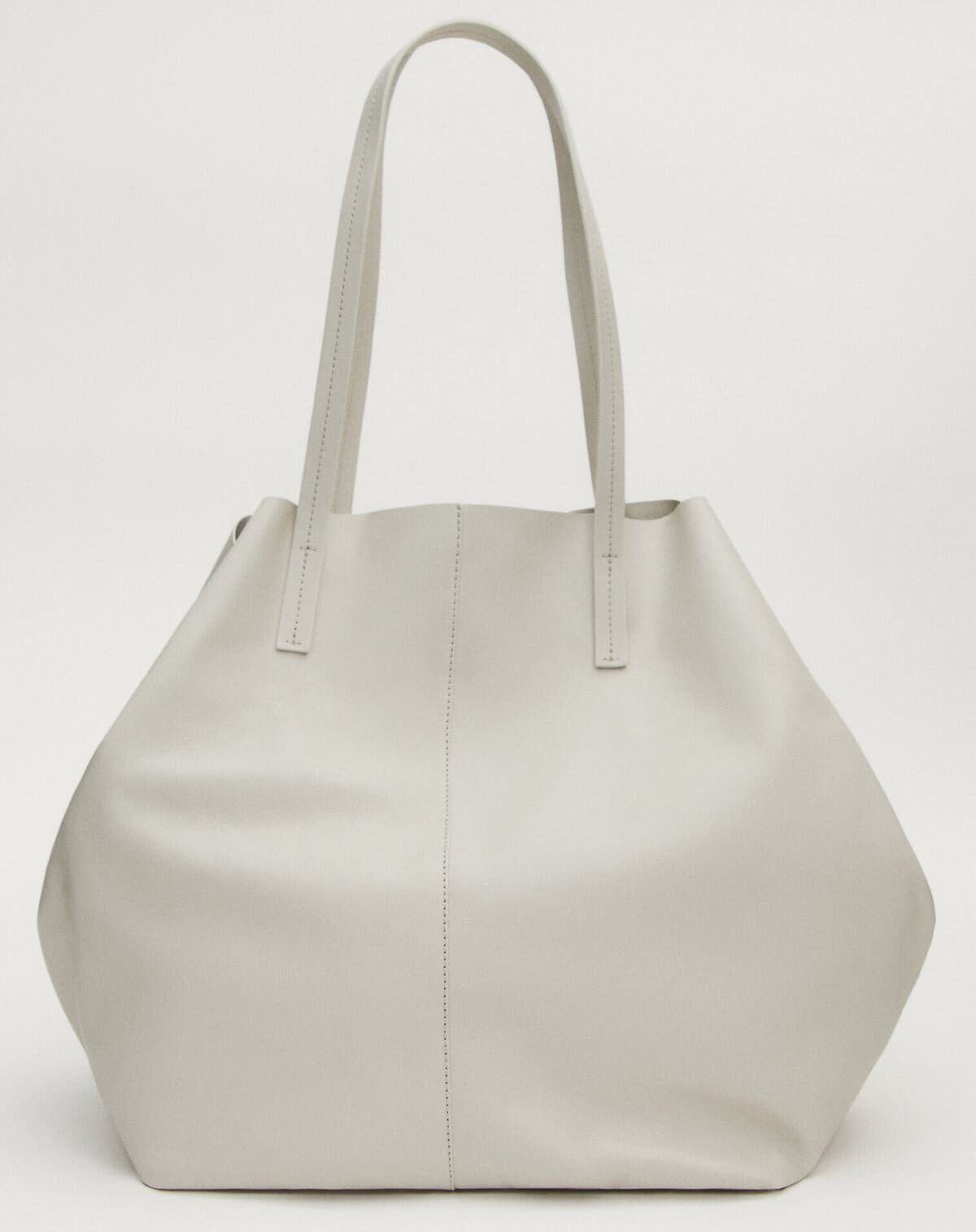 El bolso shopper de piel napa de color blanco de Massimo Dutti
