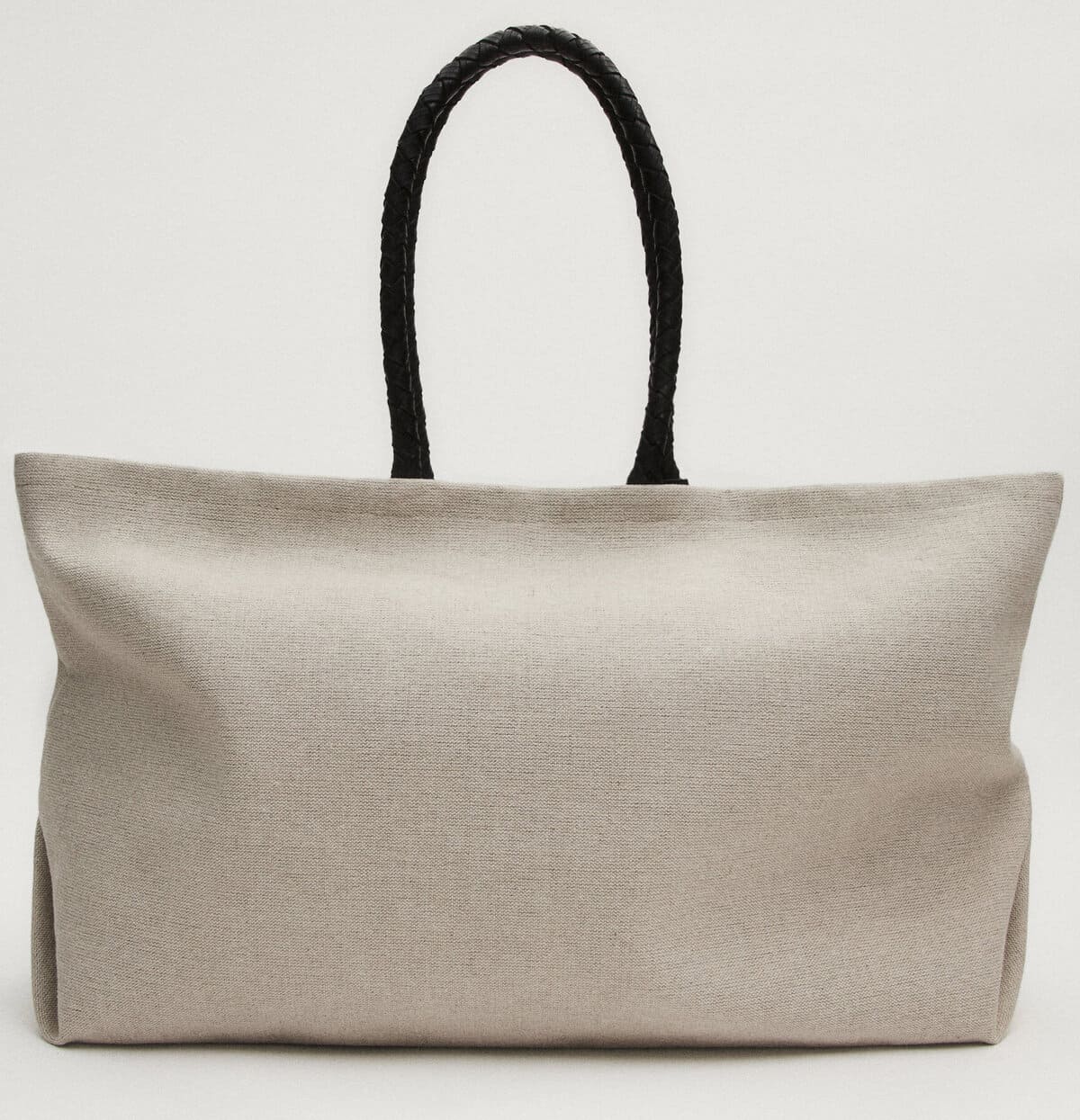 El maxi bolso shopper de lino de Massimo Dutti