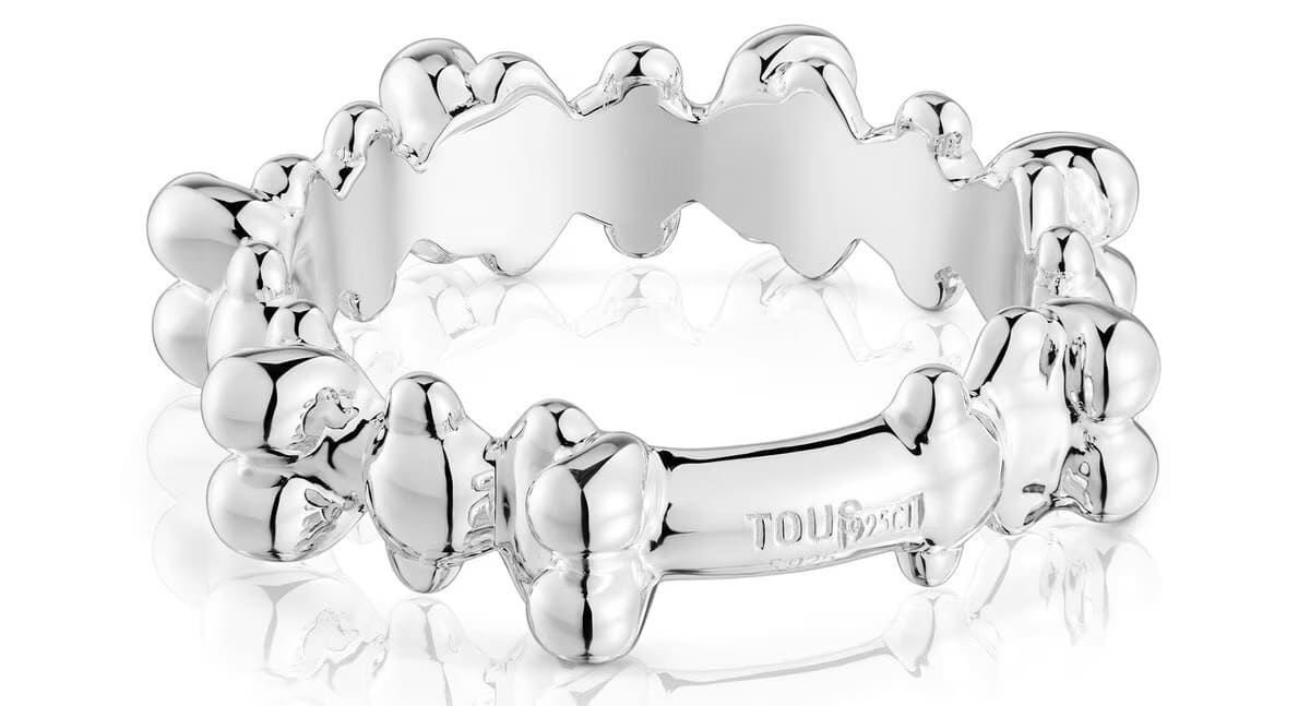 El nuevo anillo mediano de plata con motivos de oso Bold Bear de Tous