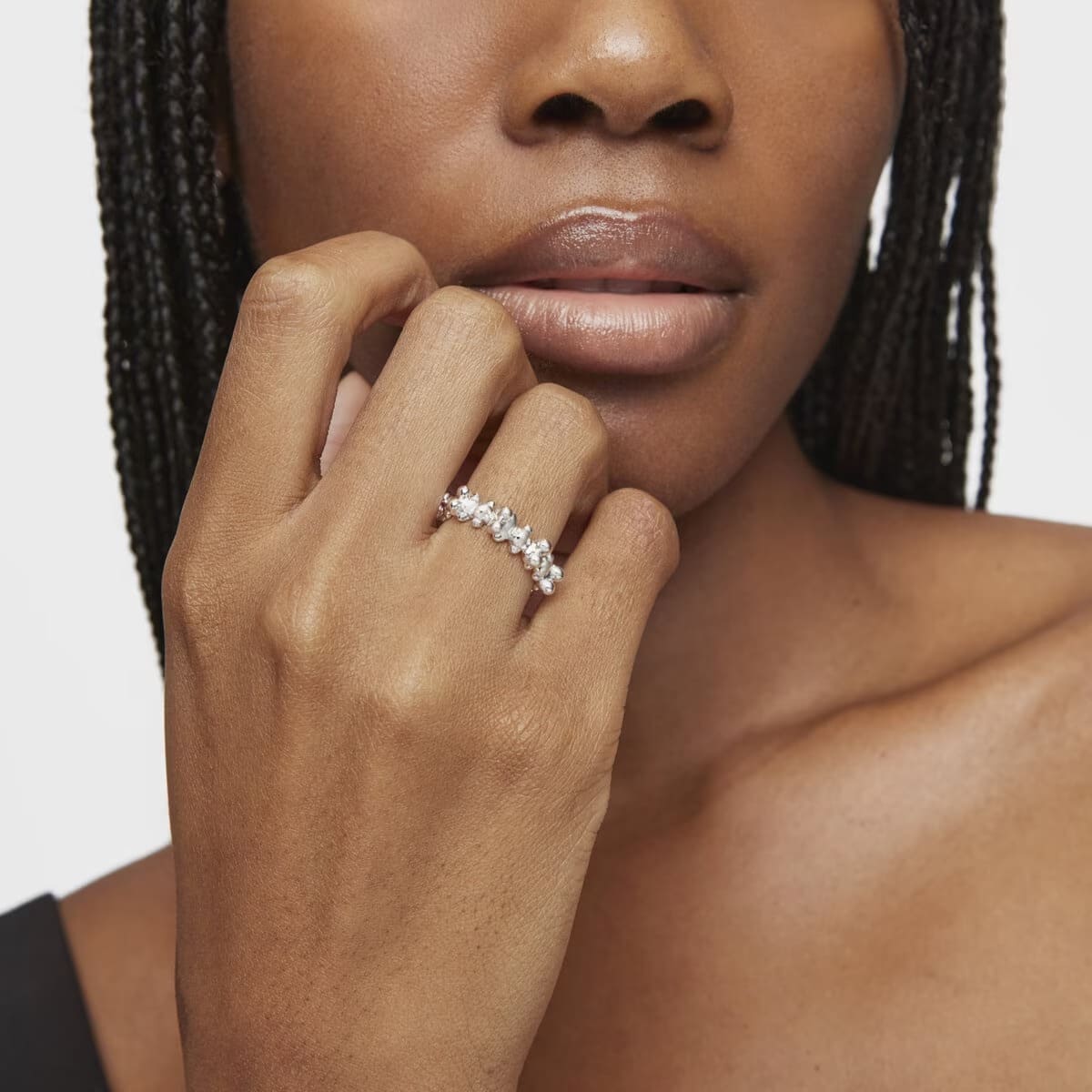 El nuevo anillo mediano de plata con motivos de oso Bold Bear de Tous