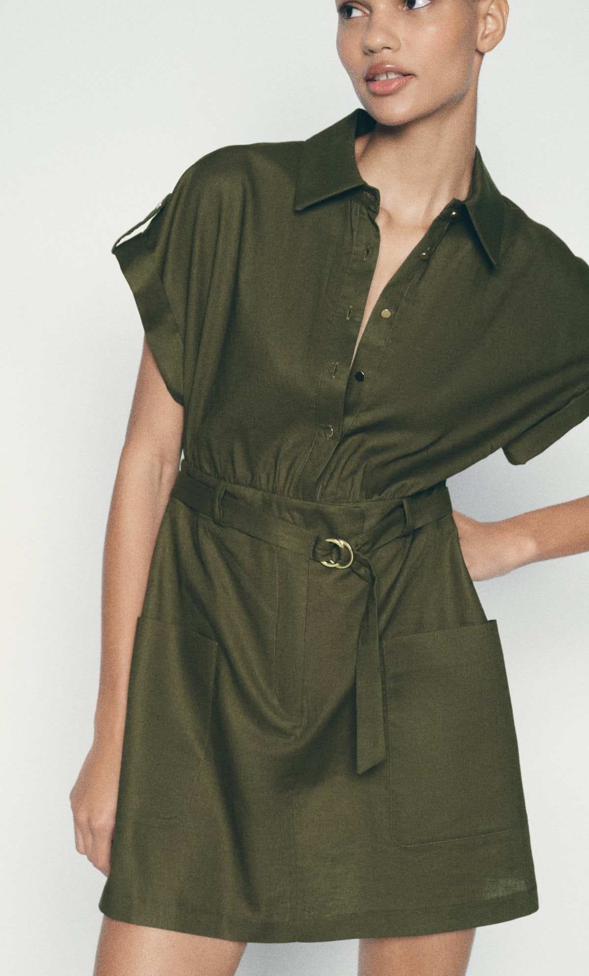 Vestido camisero mini con lino de Zara