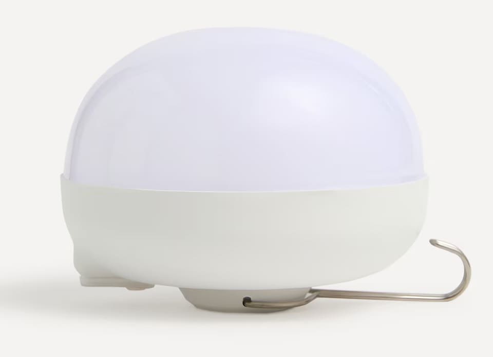 La bombilla LED de exterior recargable OVNI de El Corte Inglés