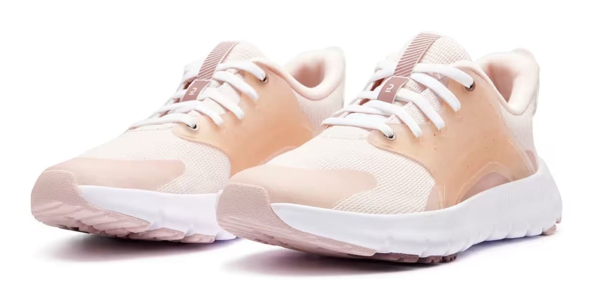 Las zapatillas para caminar SW500.1 de Decathlon