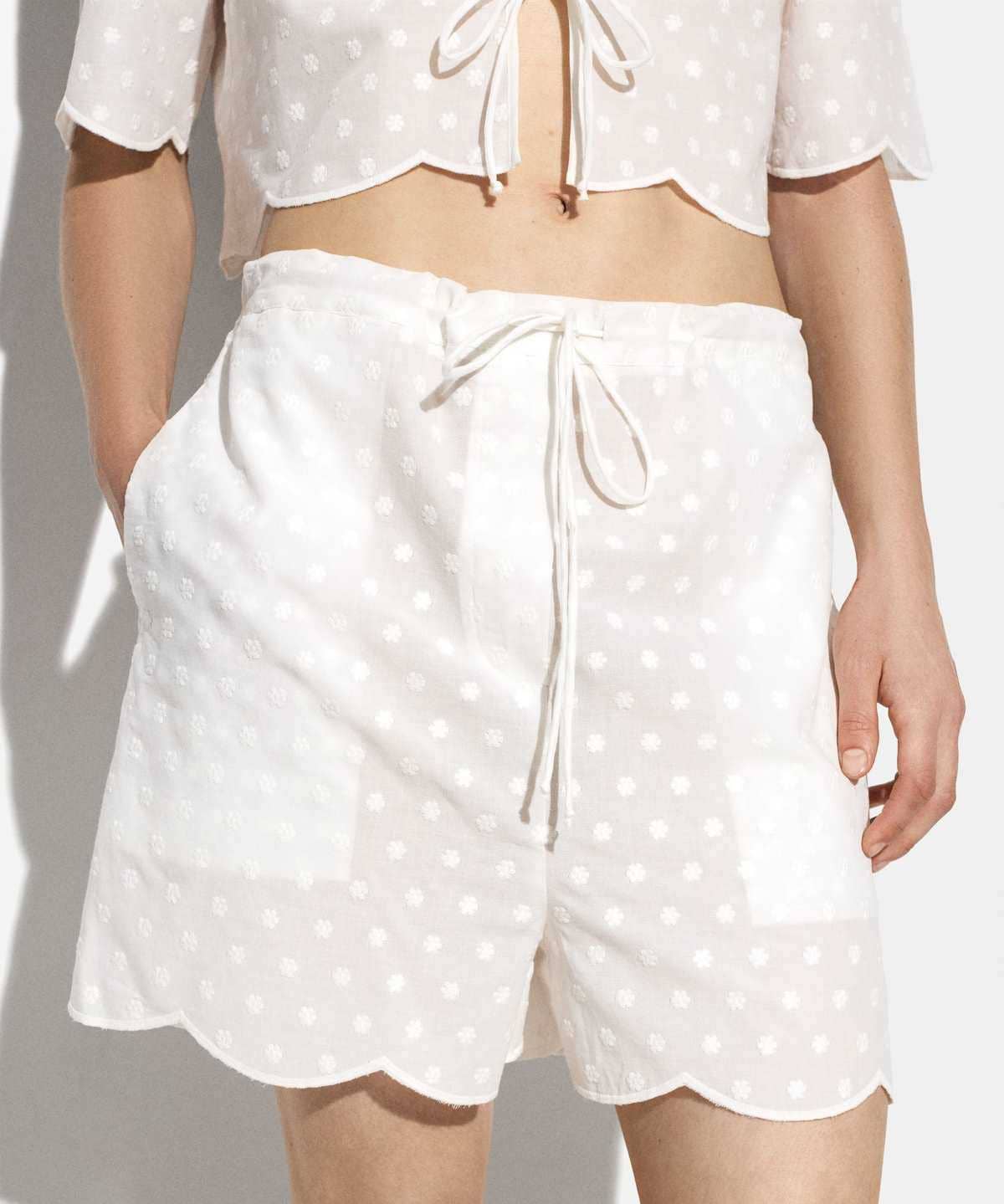 Pantalón bordado con topos de Parfois