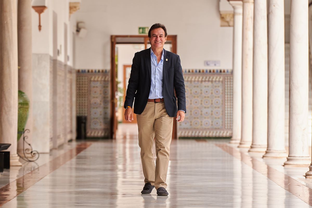 Agustín González en el Parlamento de Andalucía |Salva López para El MIRA