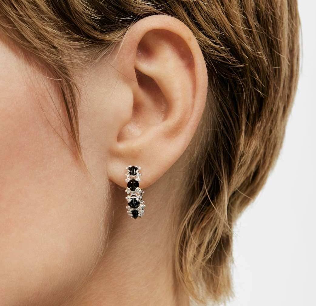 Pendientes aro de plata y ónix Color Pills de TOUS