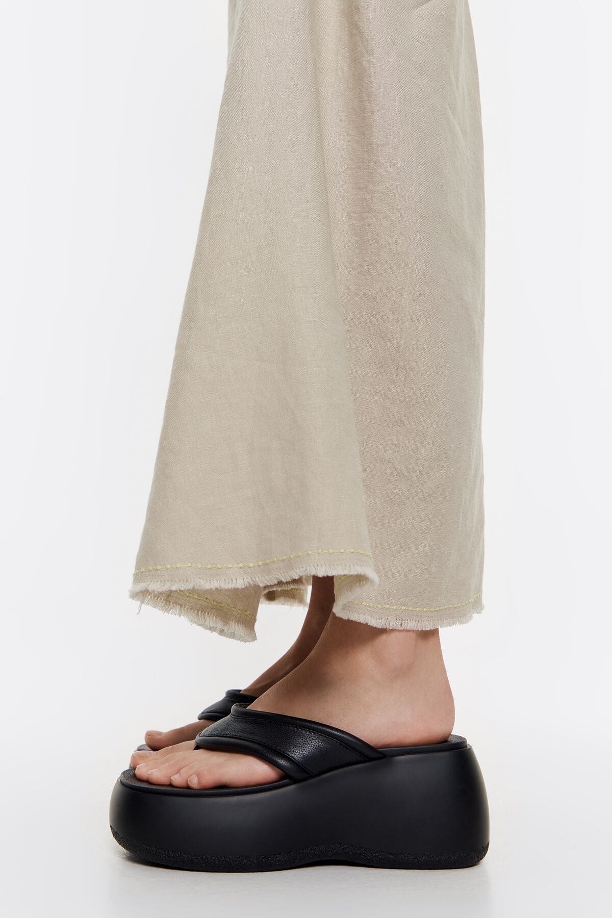 Las sandalias con plataforma de piel negras de Bimba y Lola