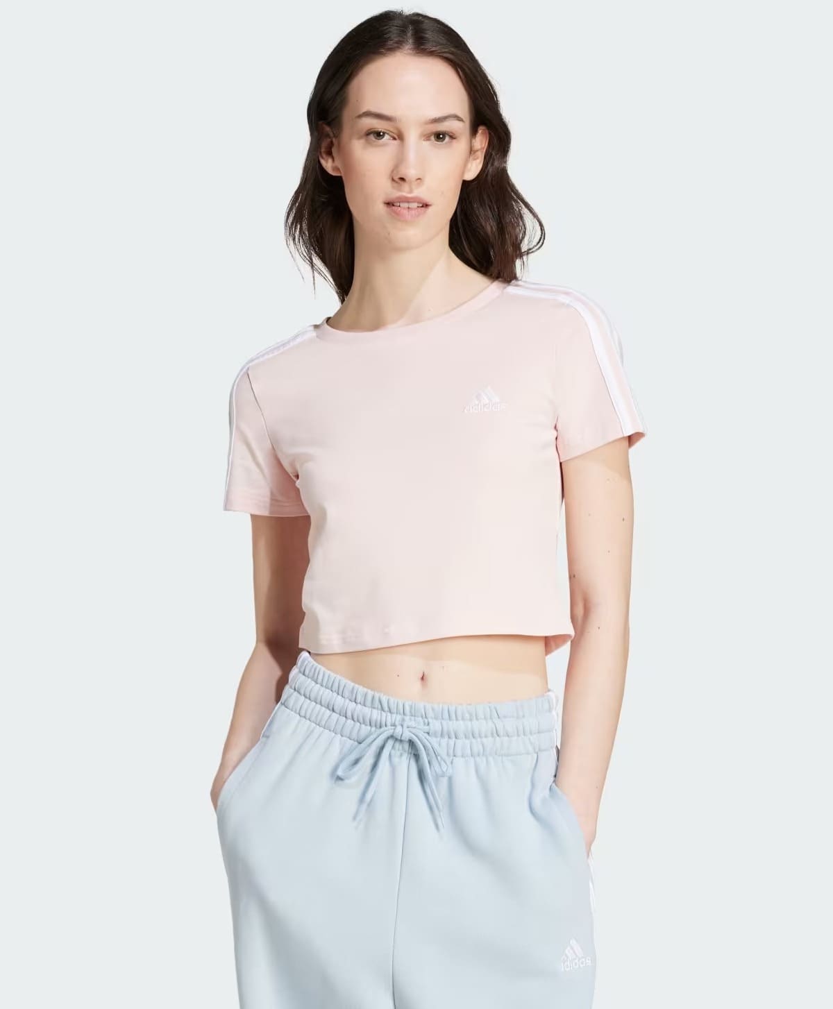 La camiseta Essentials con 3 bandas de Adidas