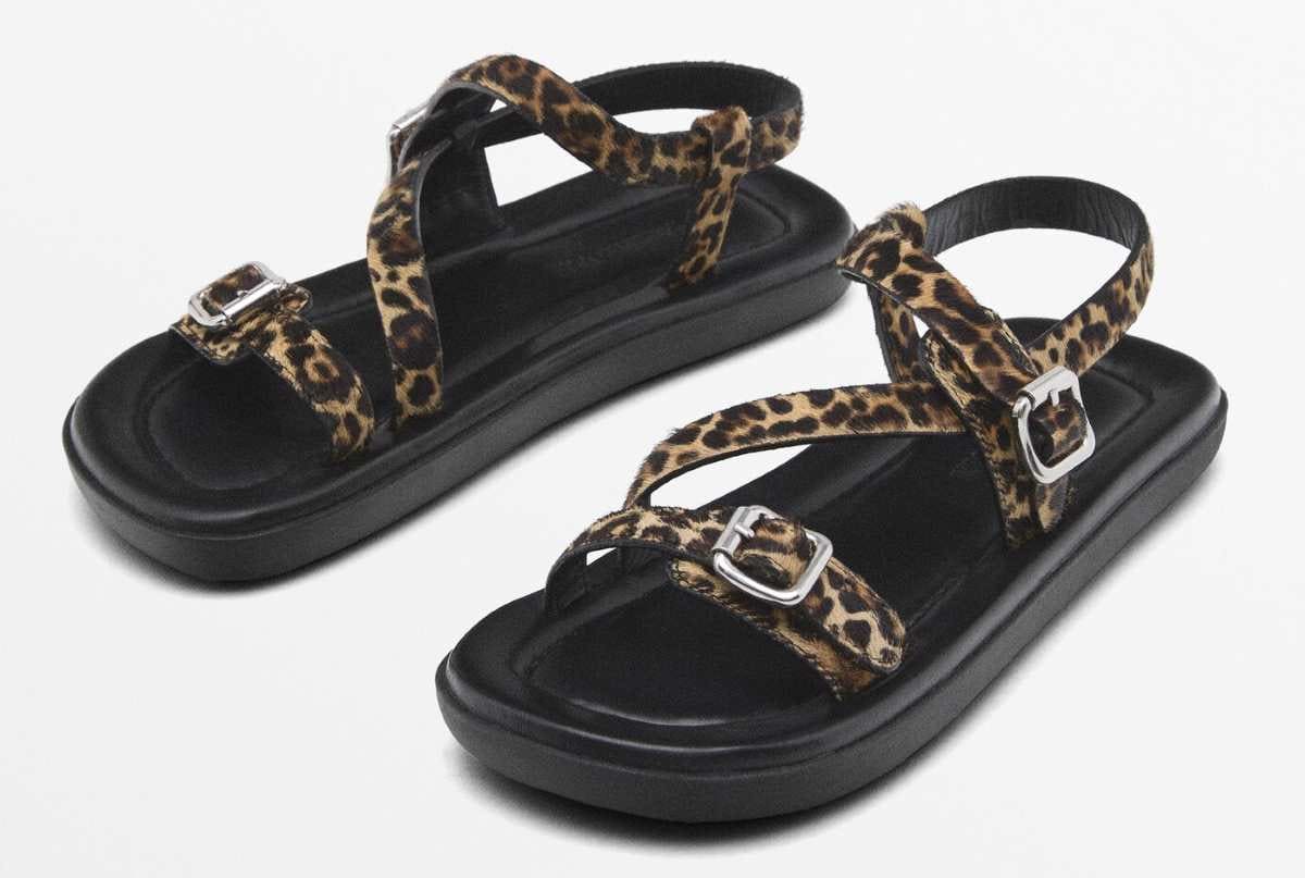Sandalia acolchada animal print de Massimo Dutti
