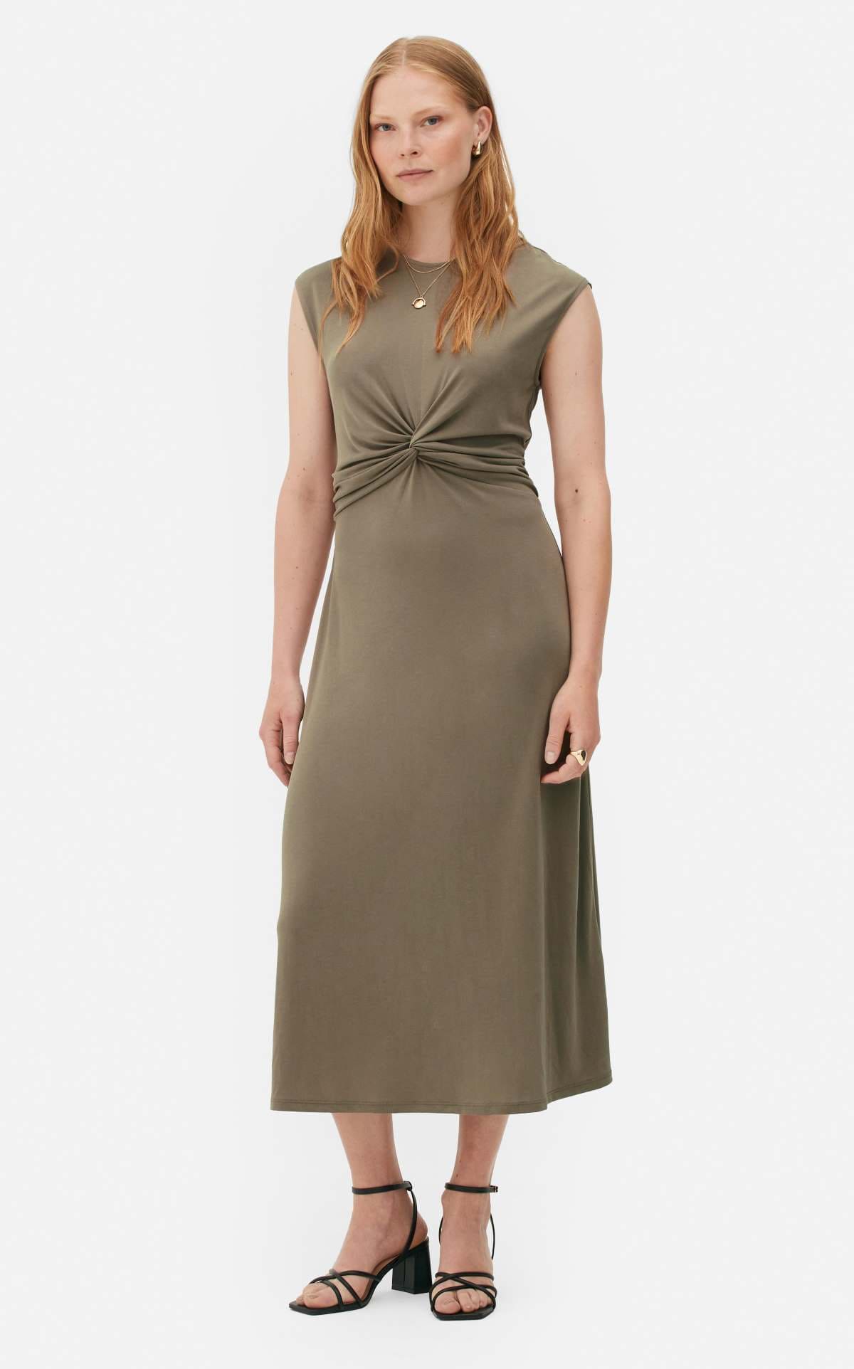 Vestido de punto con detalle retorcido de The Edit de Primark