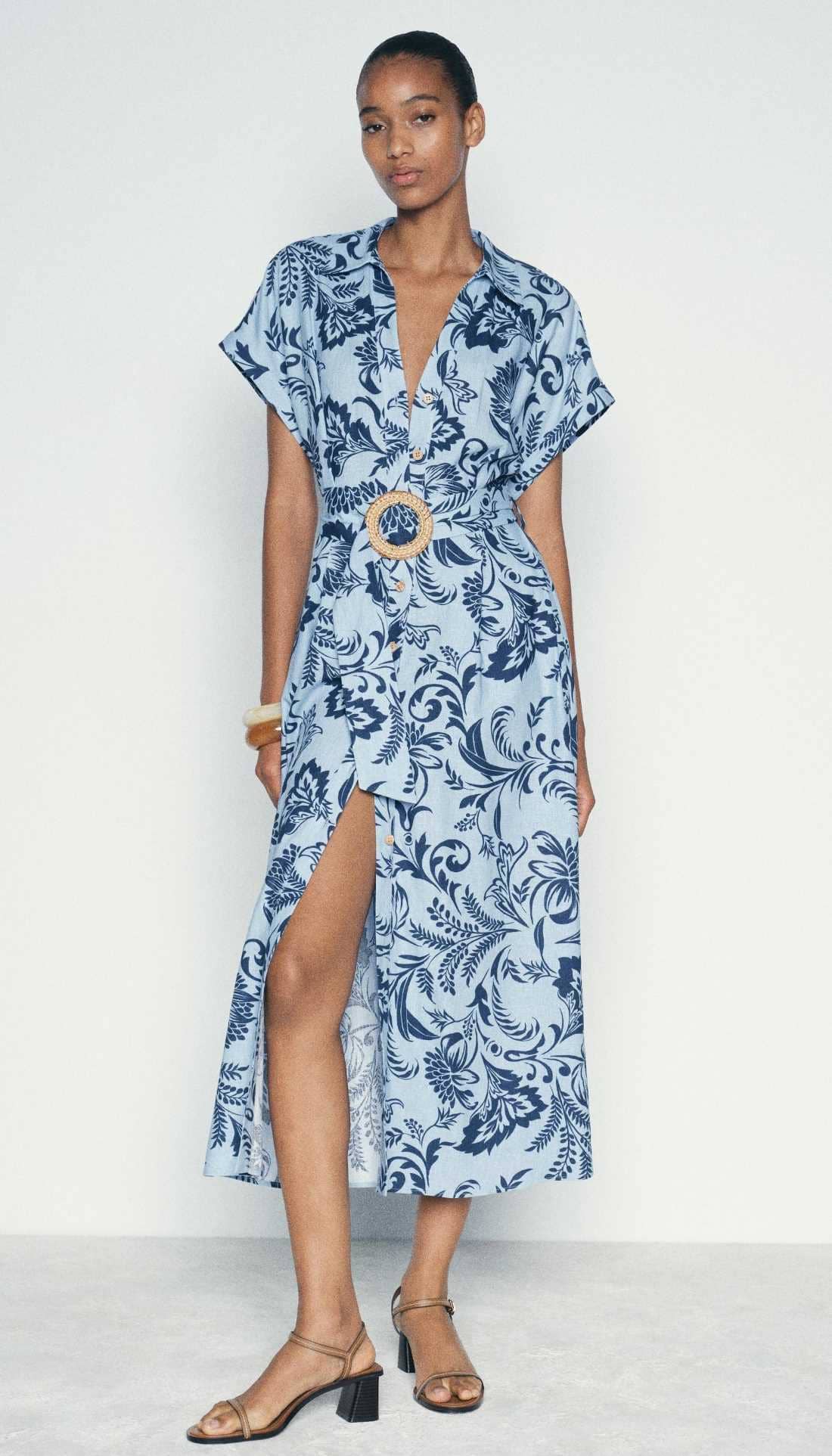 Vestido camisero estampado con lino de Zara