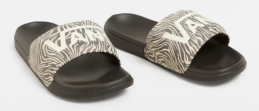 Las nuevas chanclas MTE La Costa Slide-on con 'animal print' de Vans
