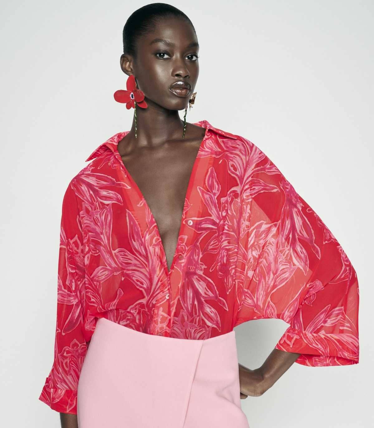 Camisa semipermanente estampado floral de Zara