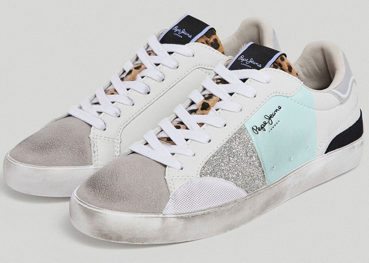 Las zapatillas combinadas color azul agua de Pepe Jeans