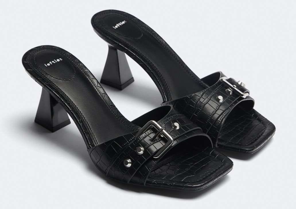 Sandalia tacón hebilla de Lefties