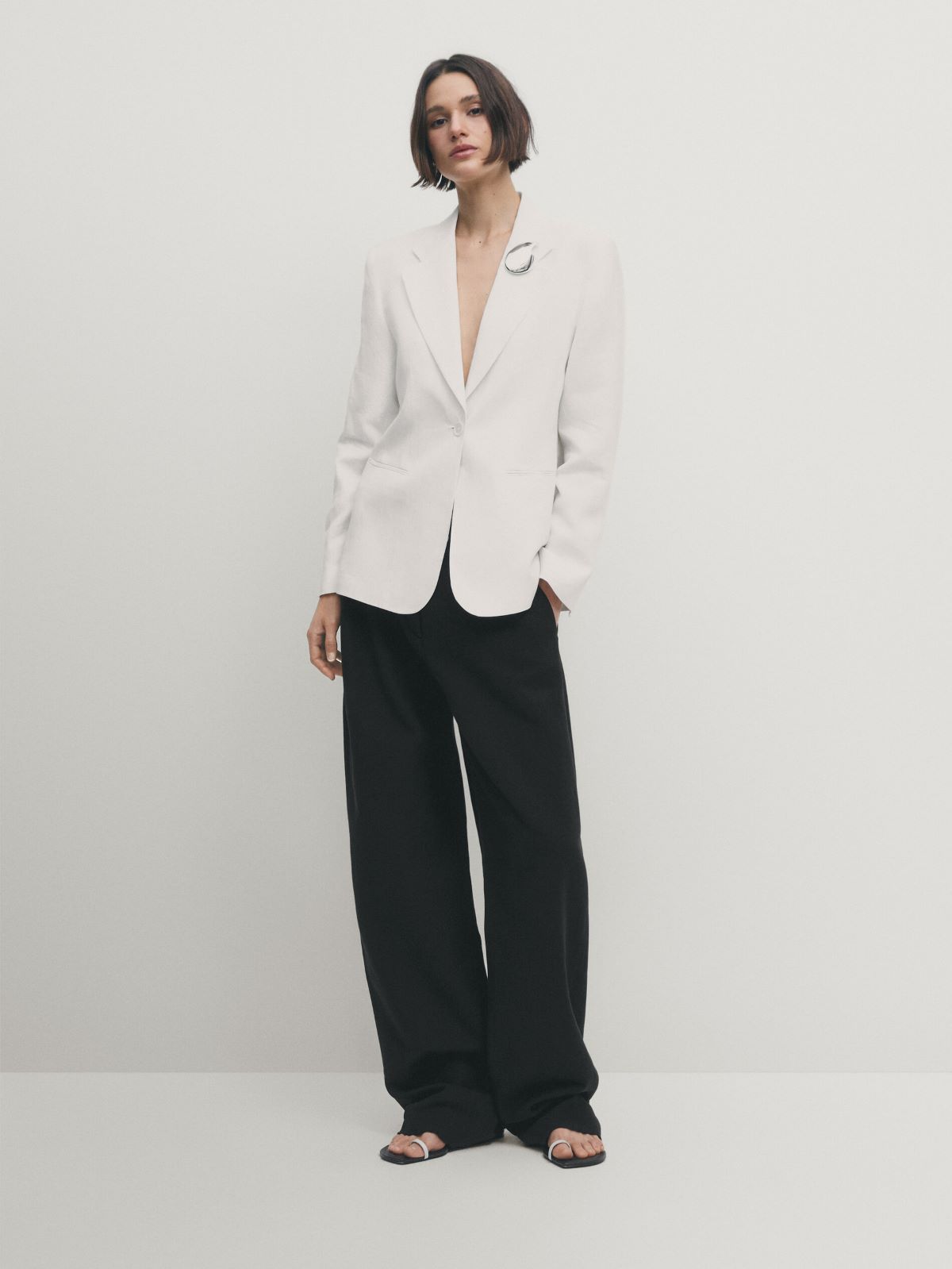 Chaqueta americana de lino en Massimo Dutti