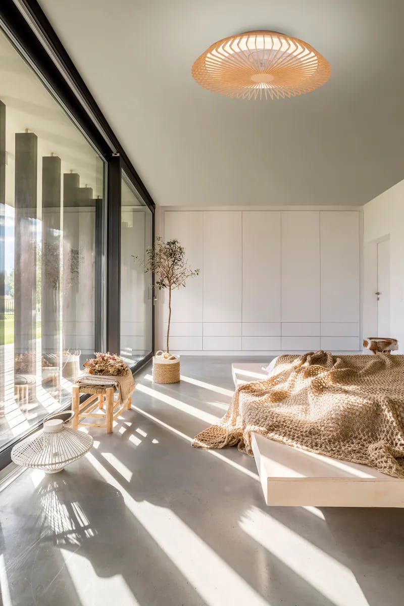 El ventilador de techo con luz y motor DC Himalaya de madera marrón de Leroy Merlin