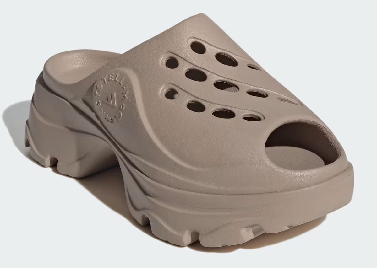 Las sandalias zuecos Adidas by Stella McCartney